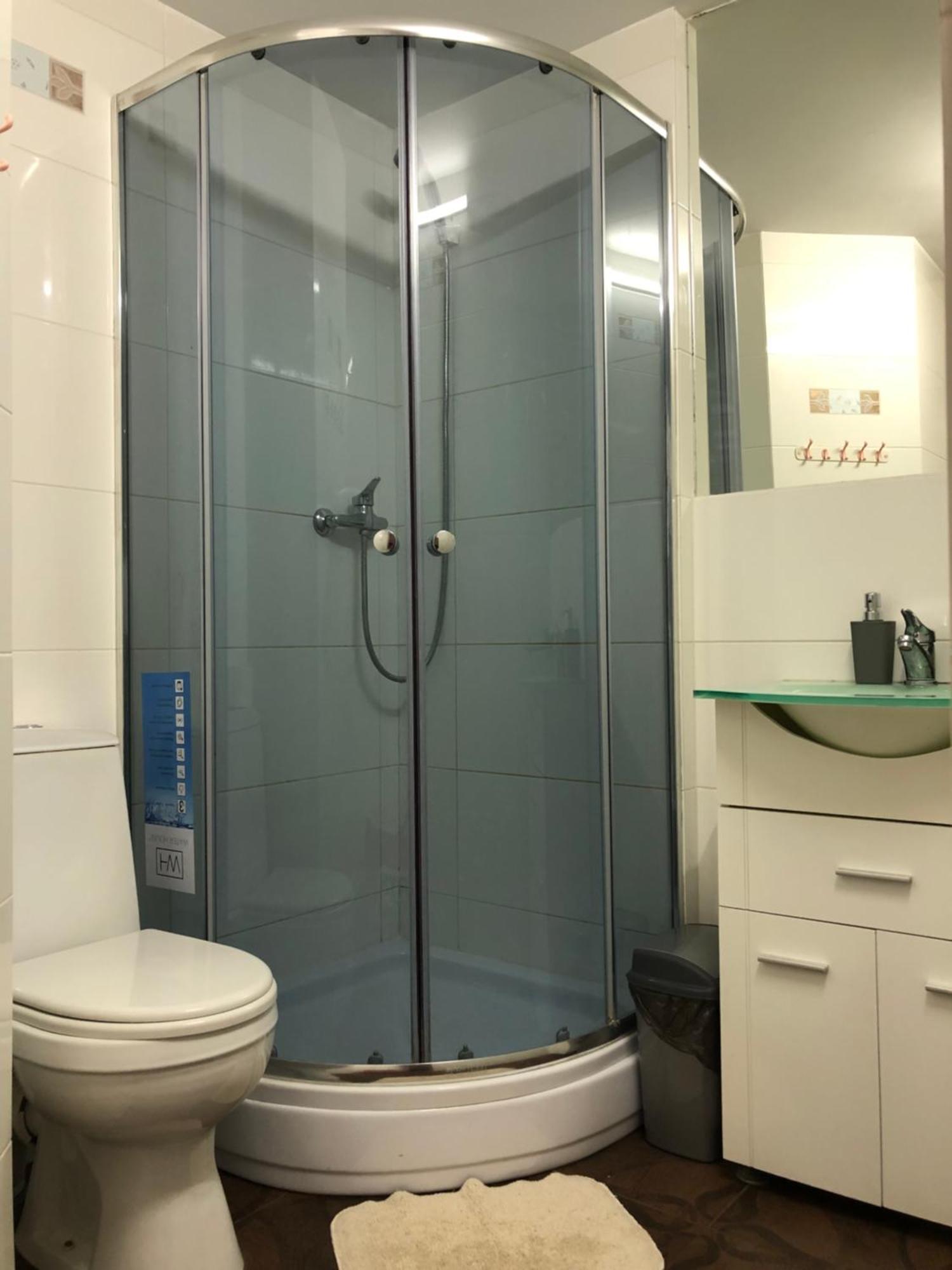Guest Rooms Lviv Bagian luar foto